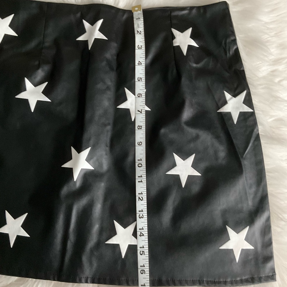 Black Star Print Faux leather Women's Skirt - Picture 9 of 11